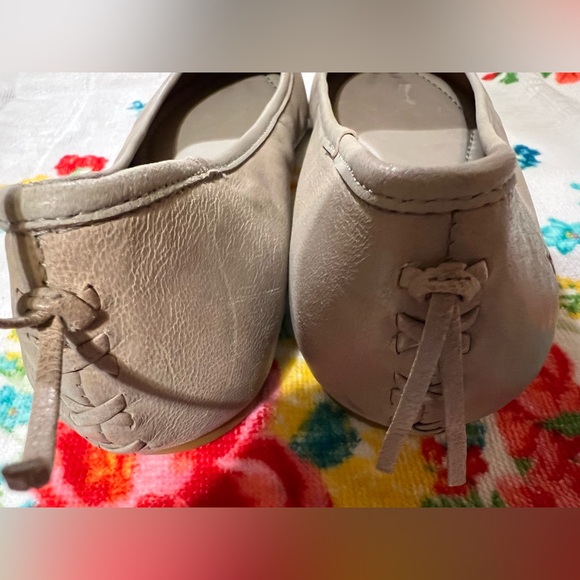 Frye leather flats, size 8.5, ash - Picture 9 of 9